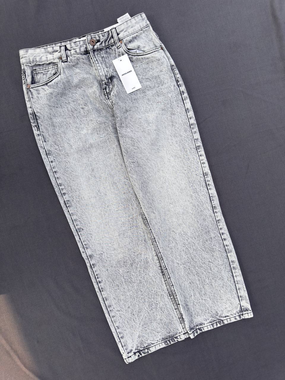 Straight Cut Baggy Jeans