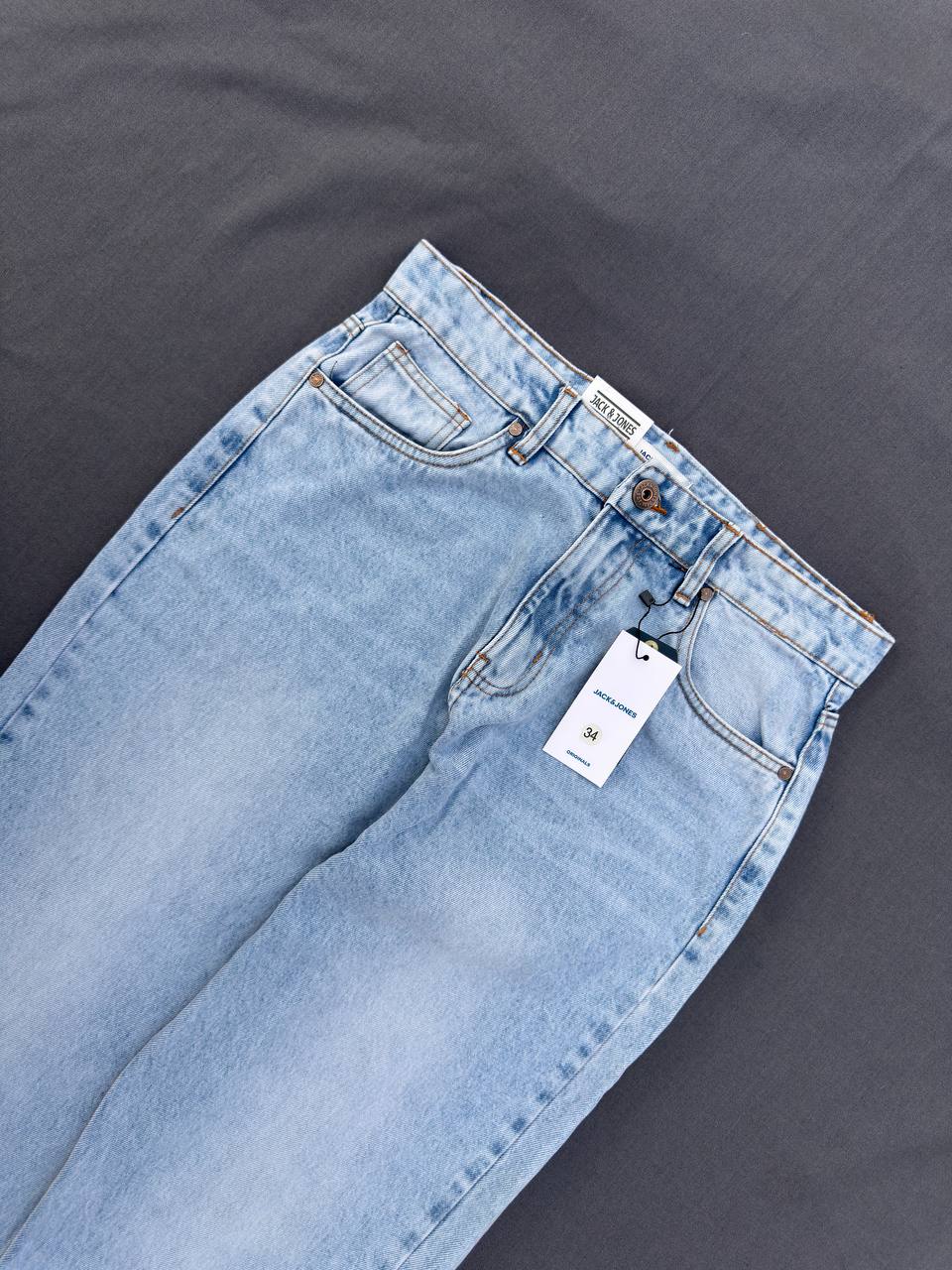 Straight Cut Baggy Jeans