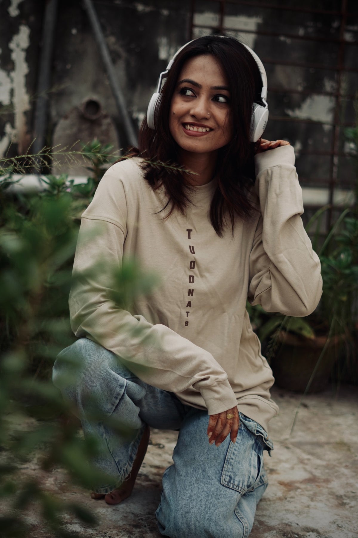 Beige graphic sweatshirt