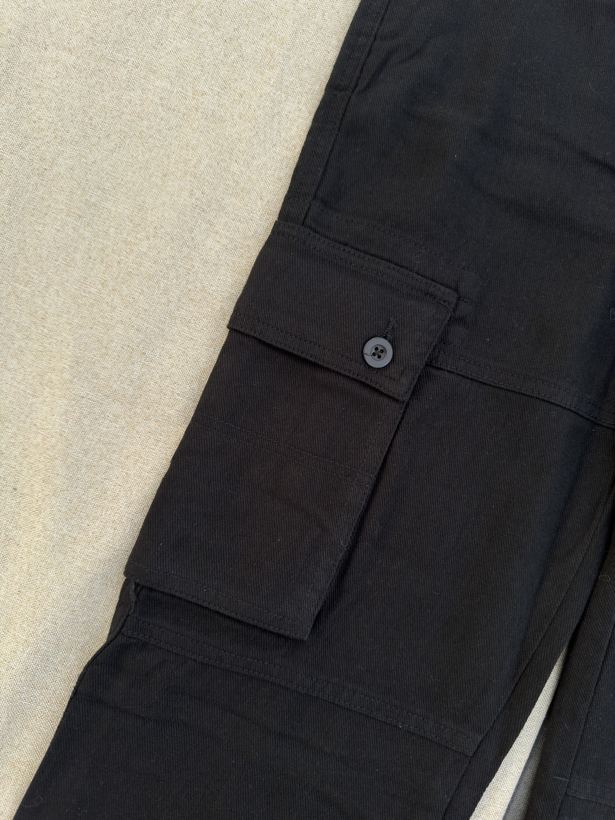 Black Wide Utility Cargo