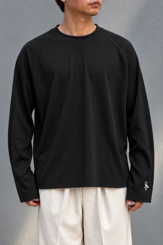 Black ribbed raglan sweatshirt